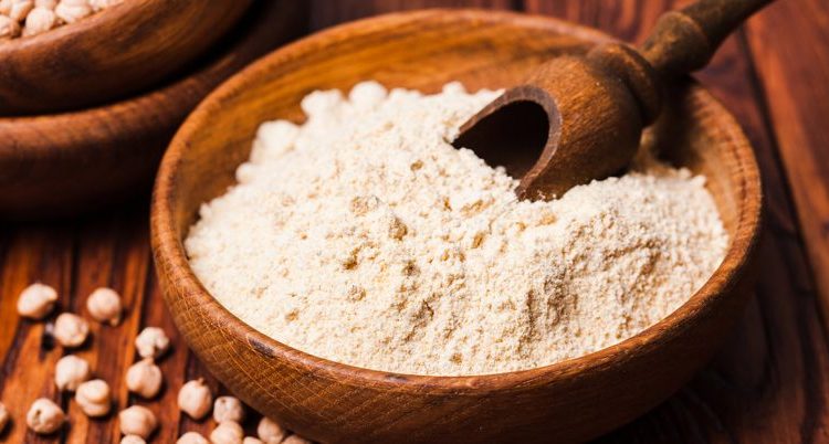 how-to-use-natural-exfoliater-using-gram-flour-as-body-scrub-wash